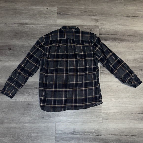 Grayers Heritage Flannels Men's Large Gray/Black Plaid Button Up Flannel Shirt - Picture 2 of 4